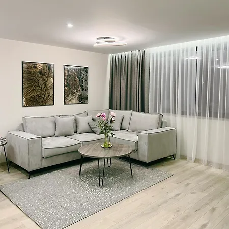 Courtyard Villa,